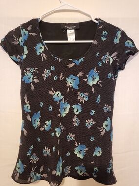 Jones New York Black Floral Short Sleeve Scoop Neck Top